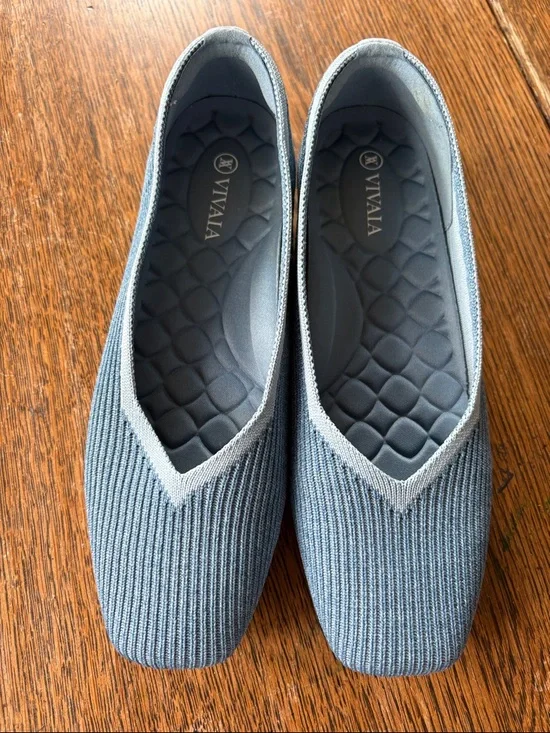 Vivaia Lightweight Square-Toe V-Cut Flats (Margot™ Walker) size 7 - Picture 1 of 8